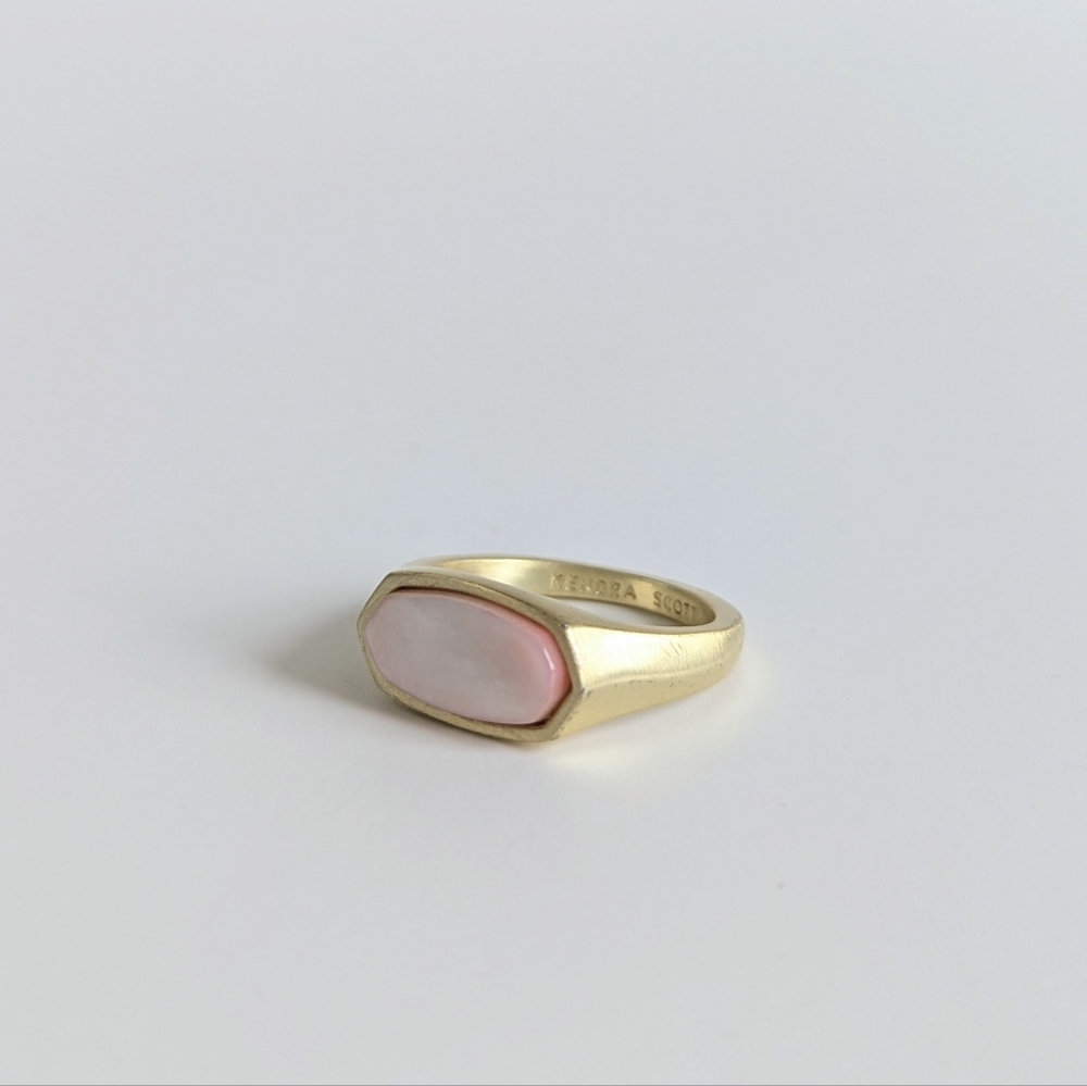 Kendra Scott Mel Mother-of-pearl Ring Brushed Gold Plated Pale Pink sz 8 - Picture 5 of 10
